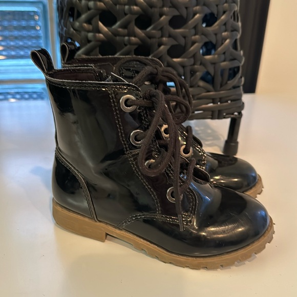 OLD NAVY Toddler Girl Black Patent zip up Boots - Picture 1 of 5
